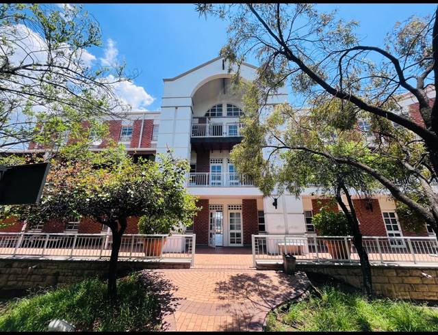 2,804M² OFFICE FOR SALE IN FOURWAYS